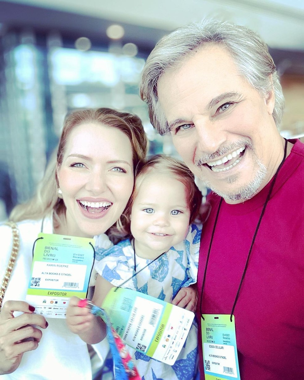 Edson Celulari com a mulher e a filha caçula — Foto: Reprodução/Instagram