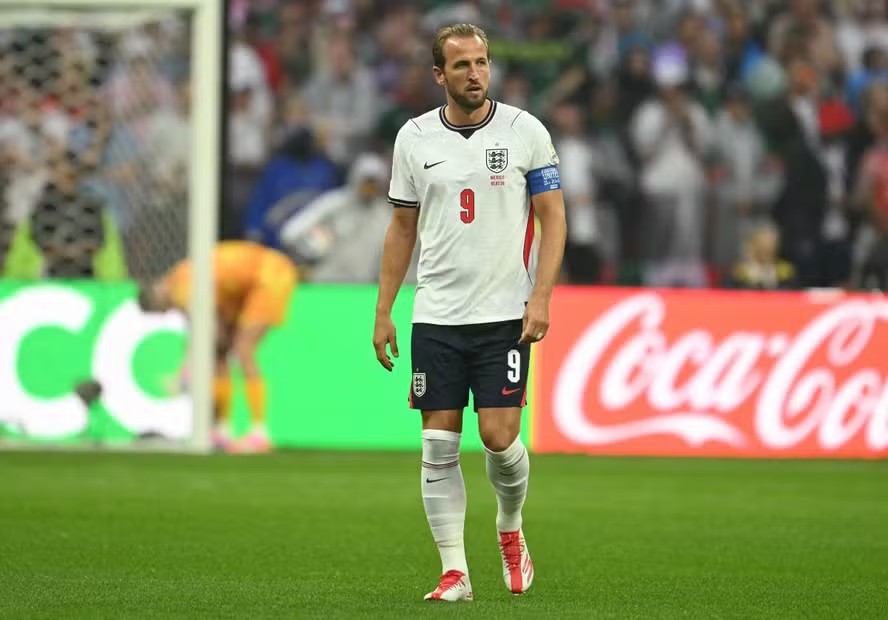 Após derrota de virada, Kane diz que Inglaterra tentou segurar vantagem, mas admite: 'Neste nível não basta isso'
