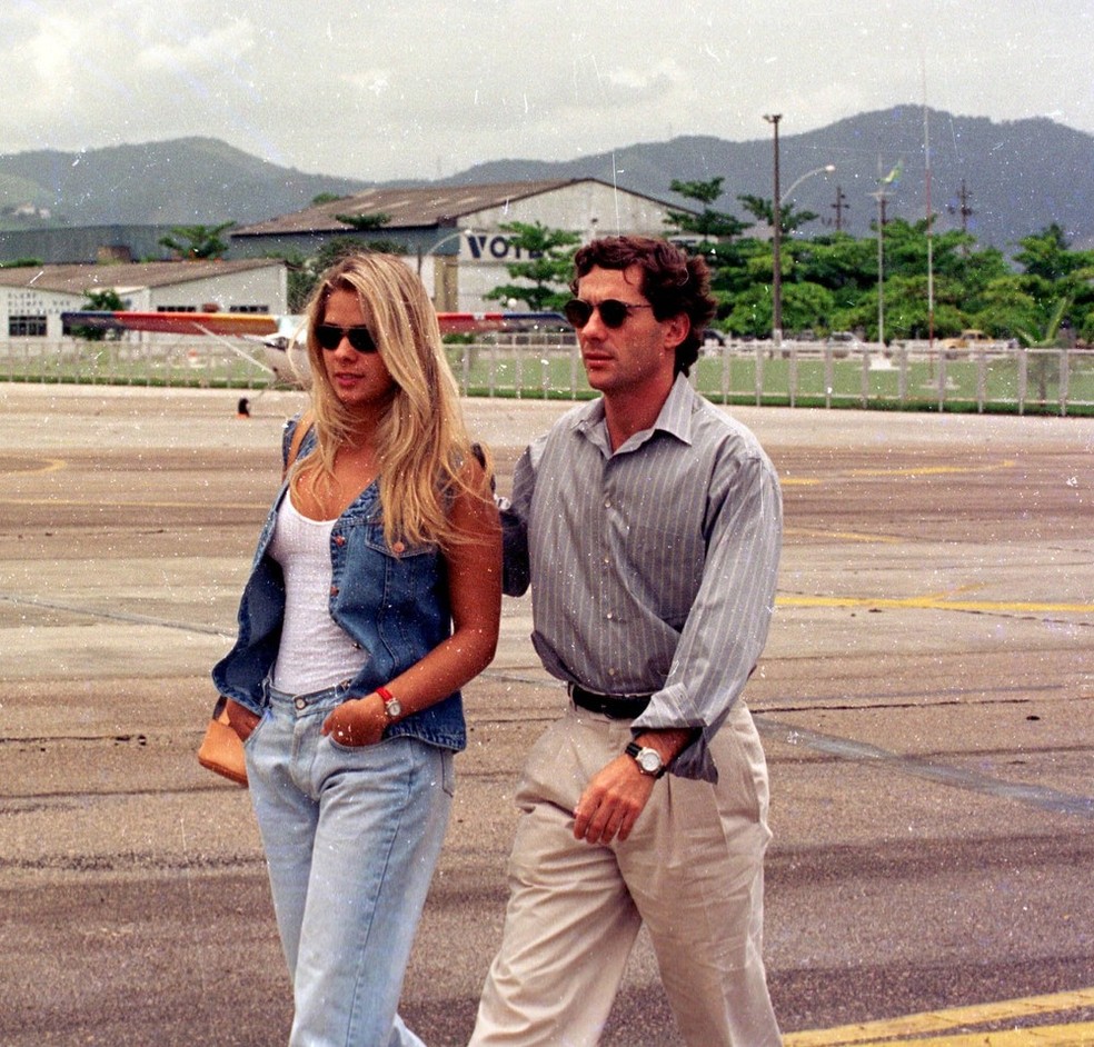 Ayrton Senna e Adriane Galisteu juntos na época que namoravam — Foto: Ari Lago/ Infoglobo