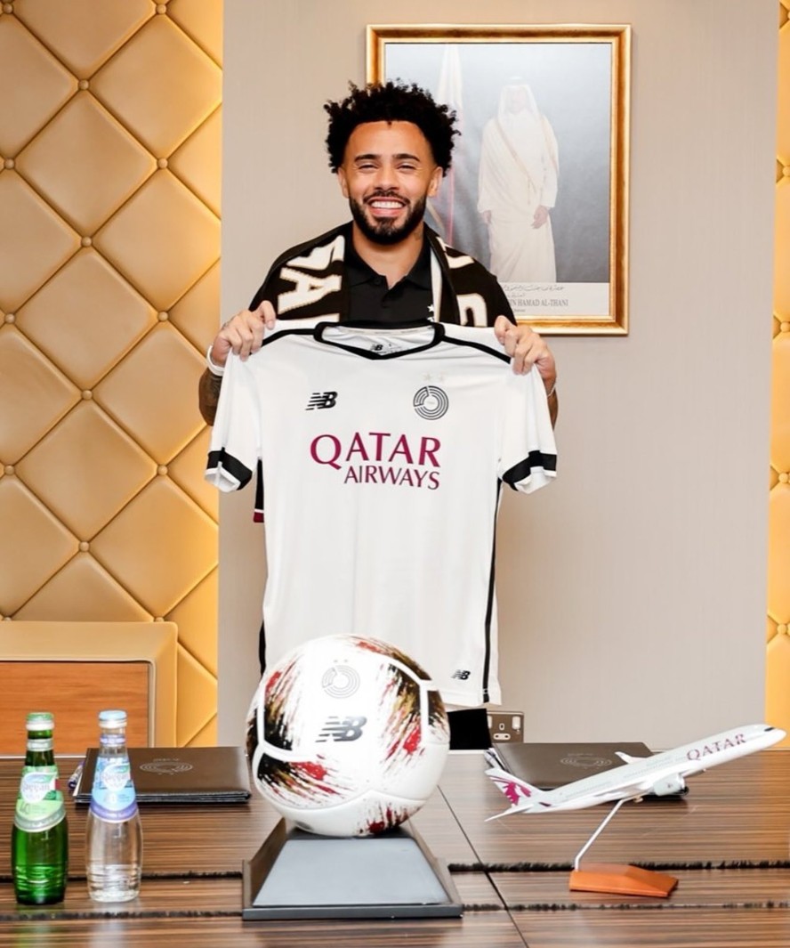 Claudinho é anunciado pelo Al-Sadd, do Catar