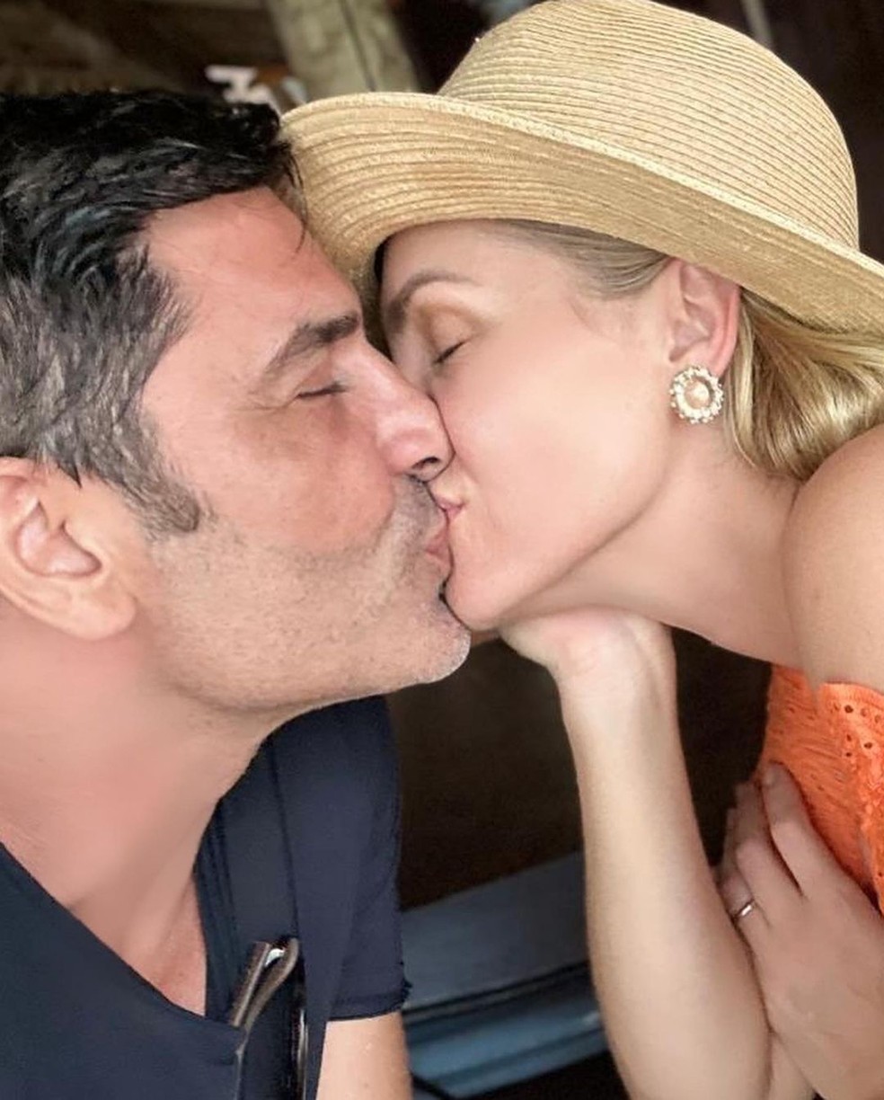 Ana Hickmann assume namoro com Edu Guedes — Foto: Instagram