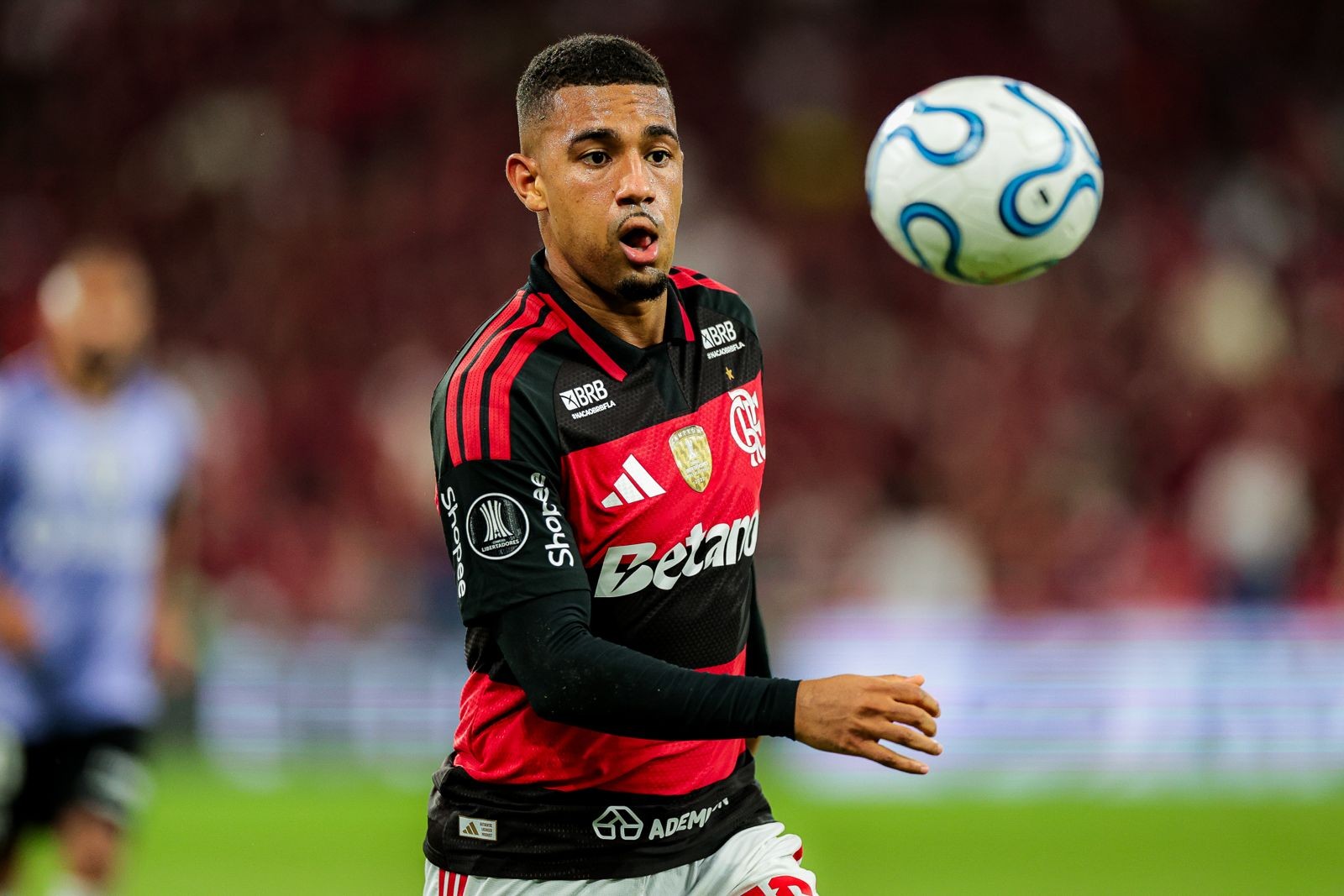 Ponta e meia no Flamengo, Samuel Lino volta da seleção com mais confiança e missão de cobrir ausência de Arrascaeta