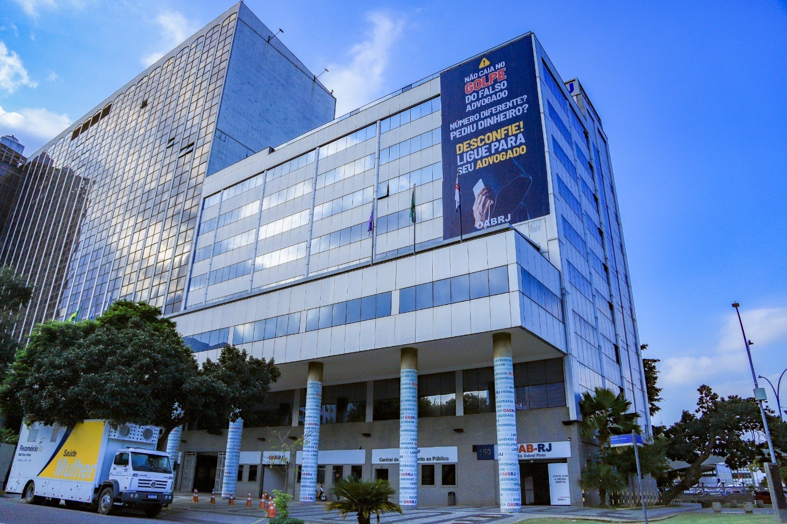 Após ação da OAB-RJ, Justiça Federal impede site de vender petições feitas por IA a R$ 20