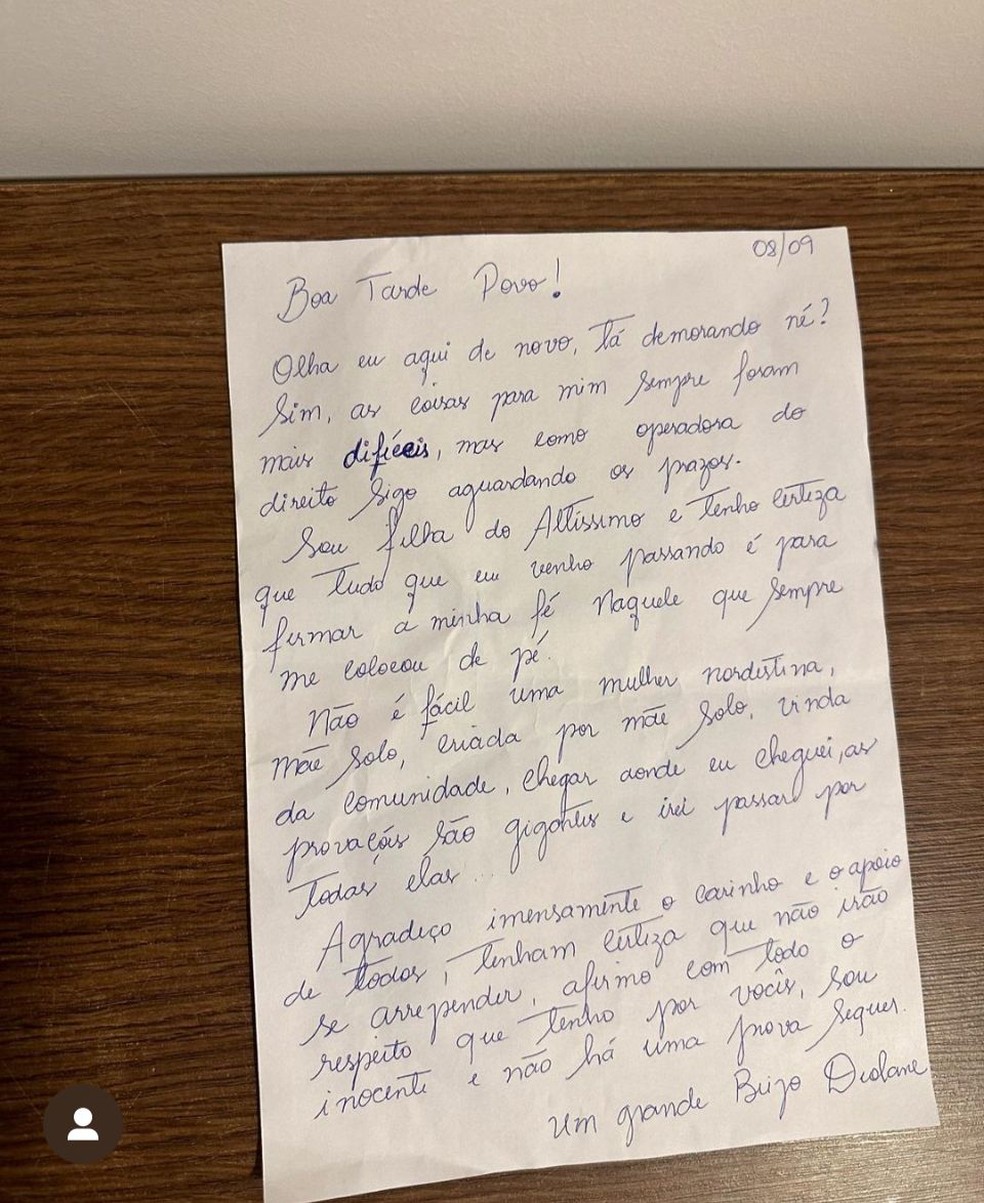 Carta escrita por Deolane de dentro da prisão — Foto: Reprodução/Instagram