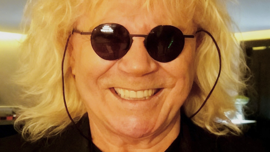 img-19d40fe0698-desktop