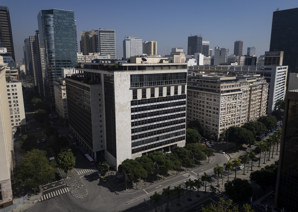 Prefeito do Rio oferece prédio do Jockey Club, no Centro, para ser sede ...