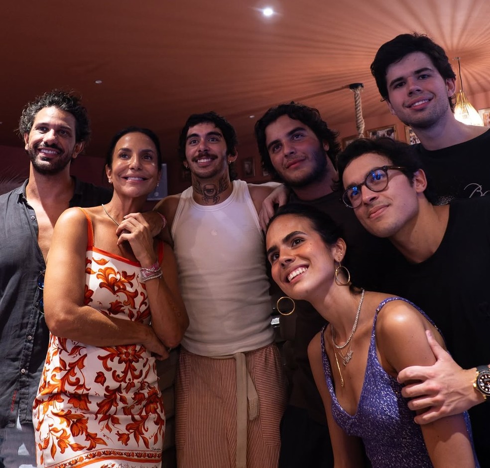 Ivete Sangalo posa com namorado e o filho durante balada na Fran&ccedil;a &mdash; Foto: Reprodu&ccedil;&atilde;o/Instagram