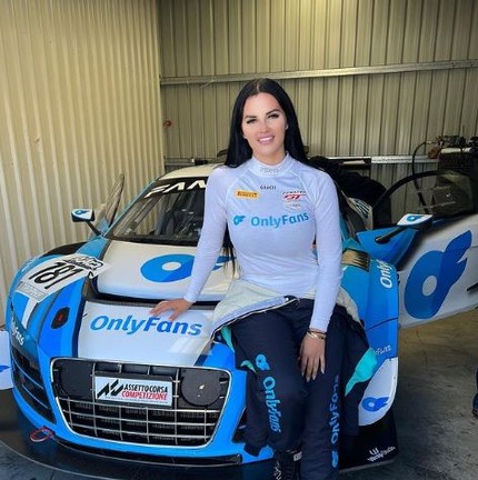 Atriz pornô australiana volta ao automobilismo e compete em Audi com