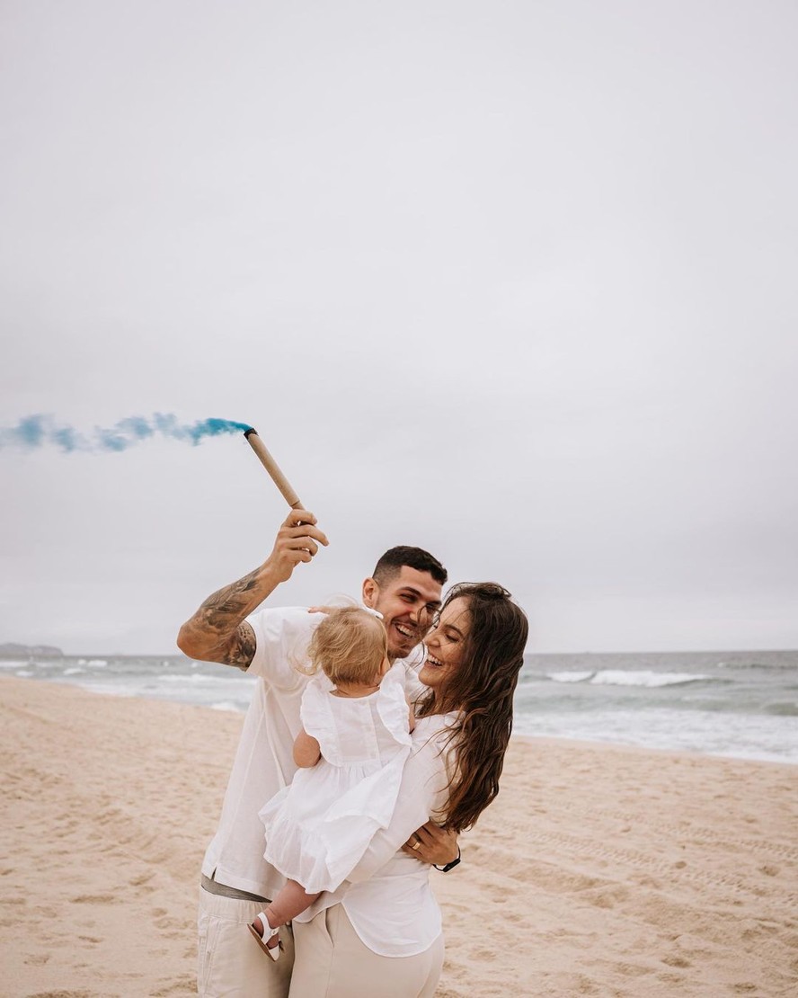 Dúvida para final da Libertadores, Nino, do Fluminense, anuncia sexo e nome  do segundo filho; veja fotos