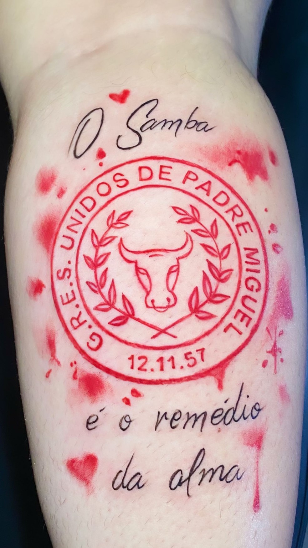 Lara Mara tatuou na pele o amor pela Unidos de Padre Miguel — Foto: rep/  instagram