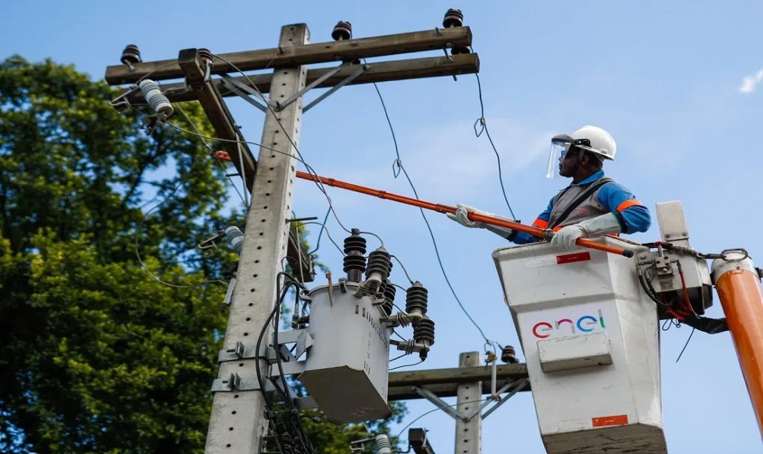 Enel tem 476 vagas abertas em todo Estado do Rio. Veja requisitos para concorrer