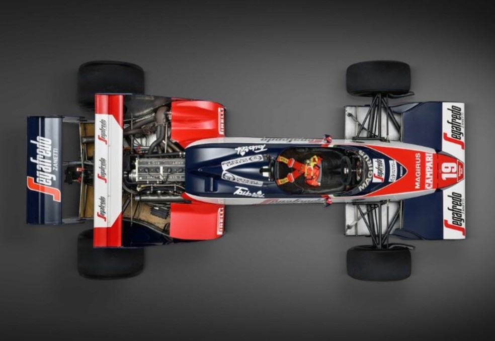 Toleman de 1984: primeiro carro usado por Senna na Fórmula 1 vai a leilão — Foto: Reprodução/RM Sotheby’s