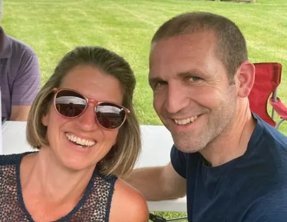 Ryan Borgwardt com a ex-esposa, Emily, com quem ficou 22 anos casado — Foto: Reprodução/Facebook
