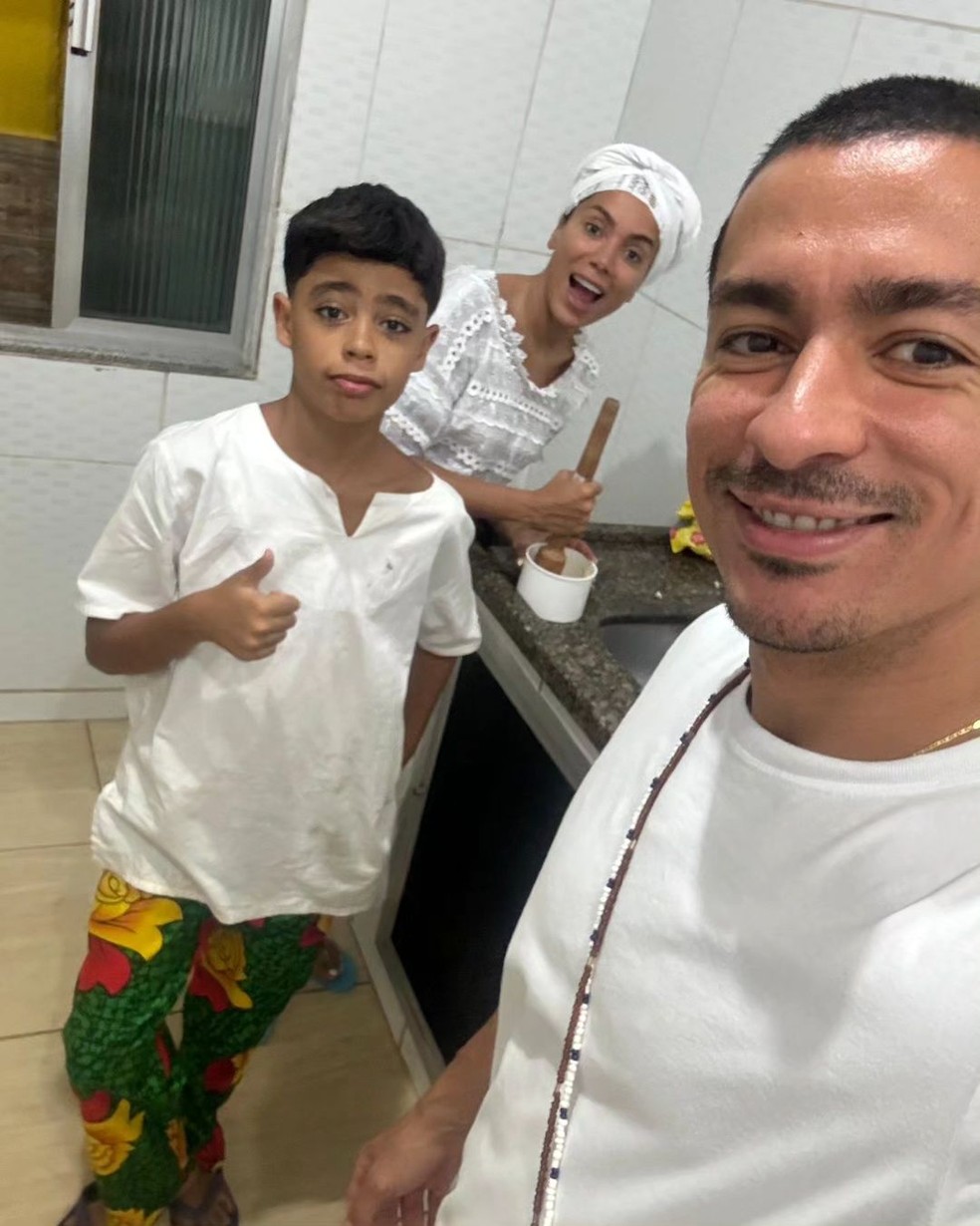 Anitta mostra momentos no candombl&eacute; &mdash; Foto: Reprodu&ccedil;&atilde;o/Instagram