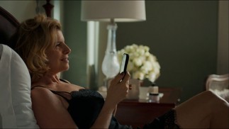 Lingeries de Odete Roitman aparecem em cenas inéditas e fazem sucesso — Foto: Reprodução/TV Globo
