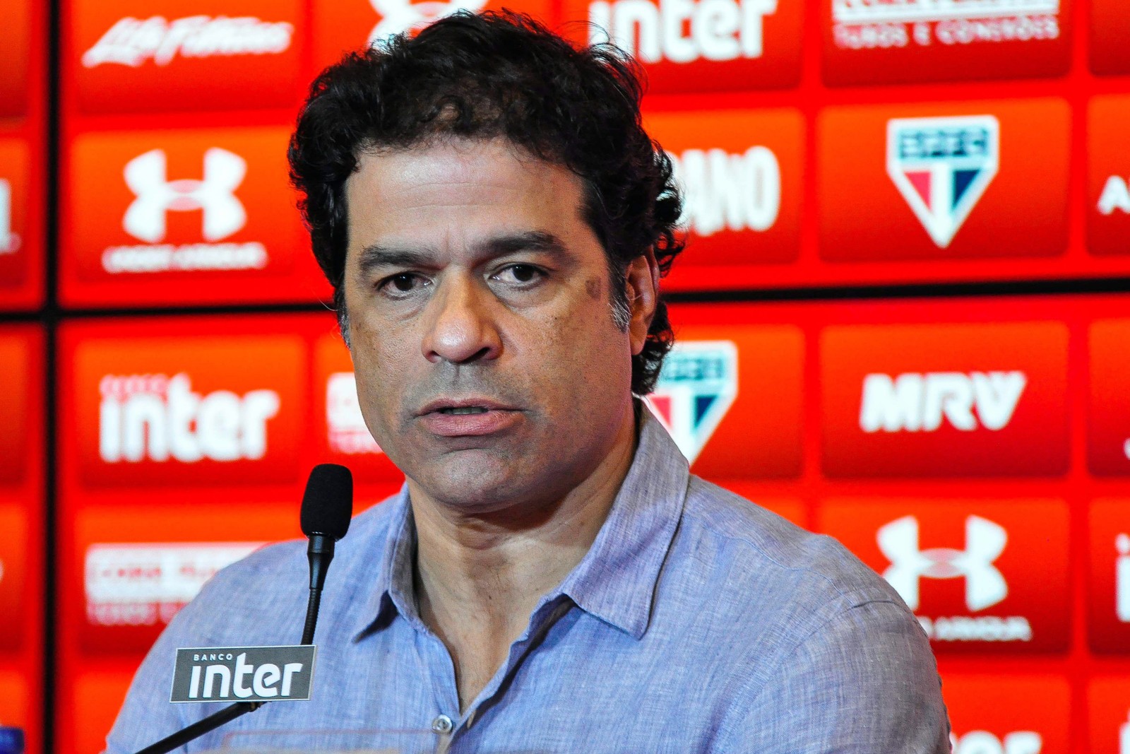 Ex-jogador Raí viraliza por ser dono de cinema de rua; atleta investe ...