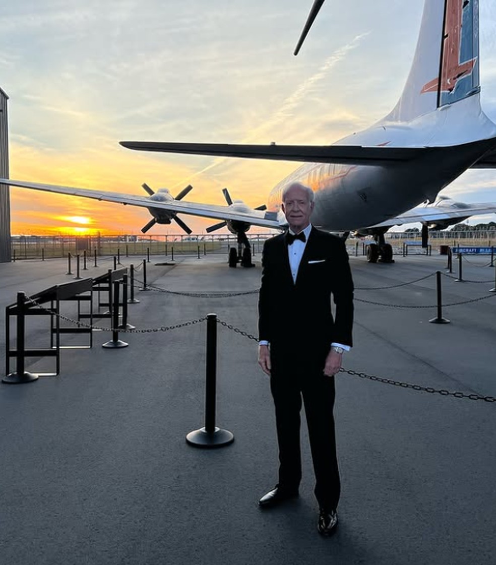 Em evento no Museu da Aviação Sullenberger — criado em sua homenagem — Foto: Instagram/@captsully