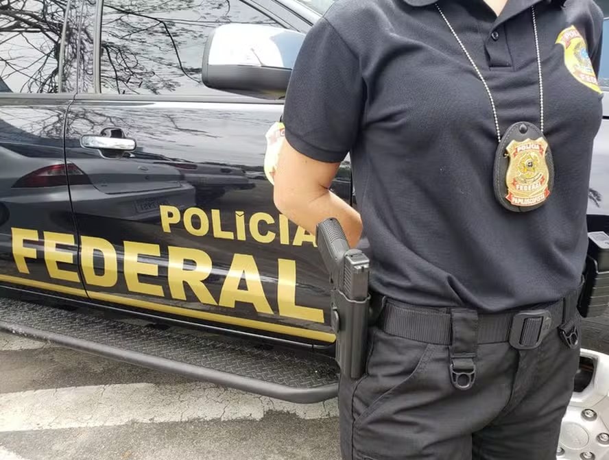 PF prende secretária alvo de sanção dos EUA por elo com PCC em operação contra lavagem de dinheiro