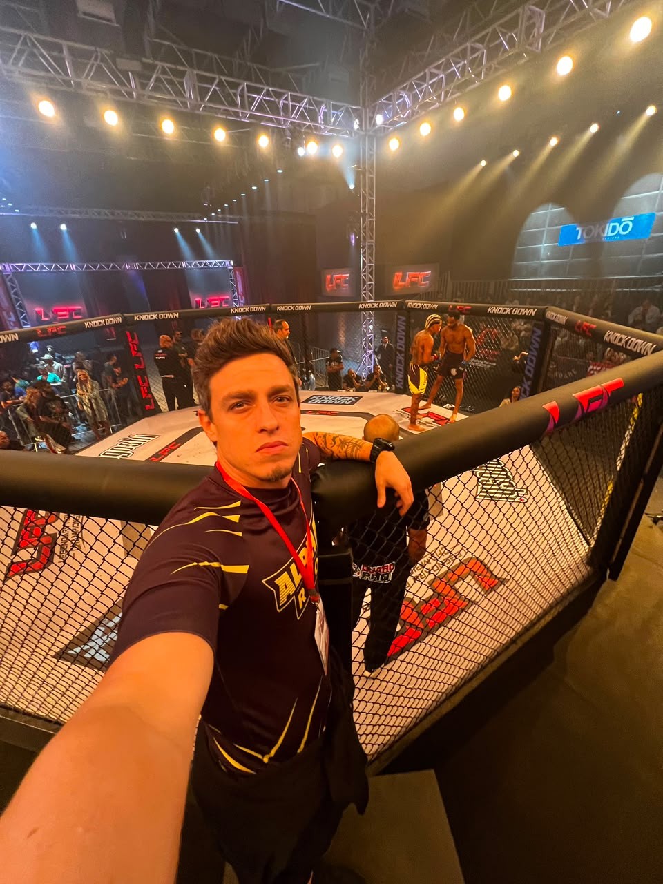 Um ator em ação: Gabriel Chadan luta em 