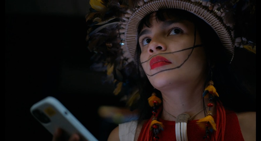 Cena de 'Minha Terra Estrangeira”, documentário dirigido pelo Coletivo Lakapoy, Louise Botkay e João Moreira Salles