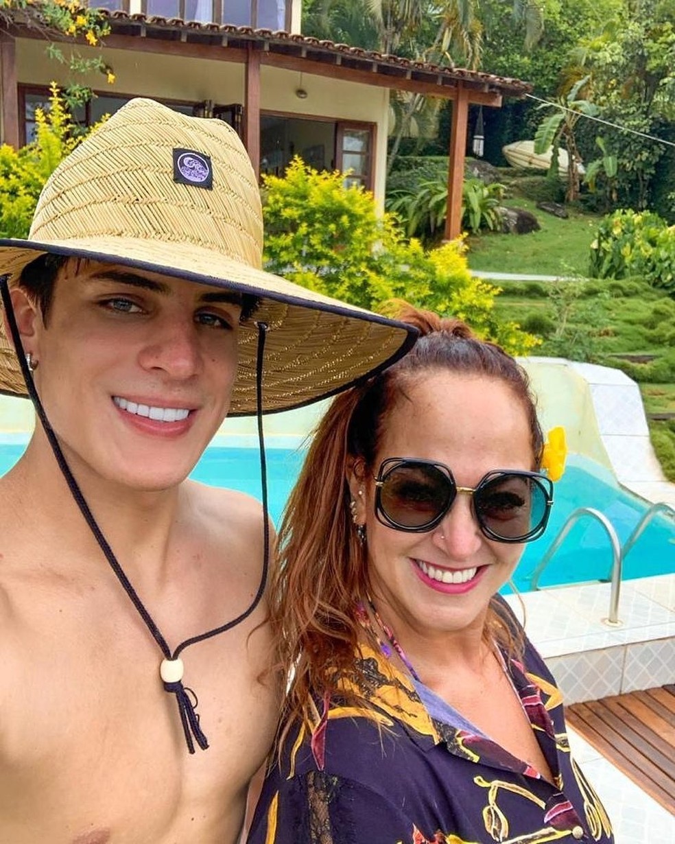 Tiago Ramos e Nadine Gonçalves, a mãe de Neymar — Foto: Instagram