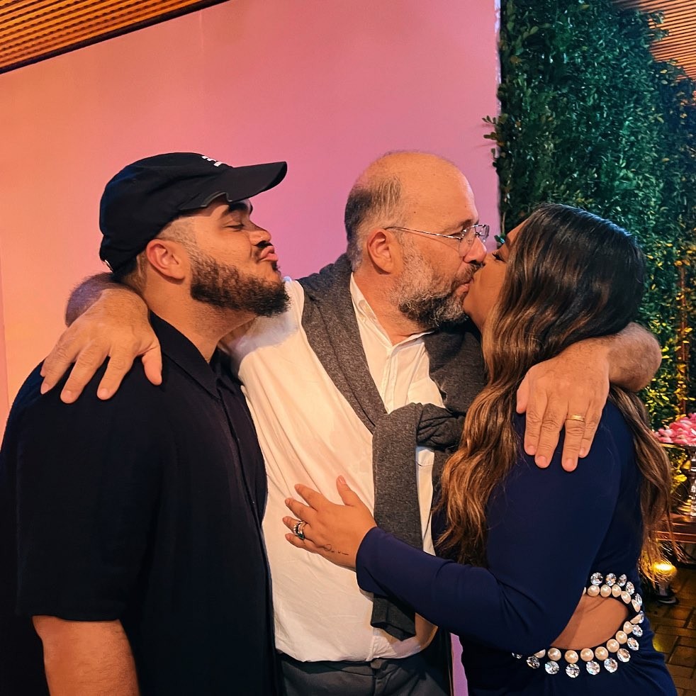 Otávio Muller e o carinho com Preta Gil, sua amiga e mãe de seu filho, Francisco — Foto: Reprodução de Instagram