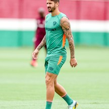 Casado, discreto e pai de dois: quem é o jogador galã do Fluminense por ...