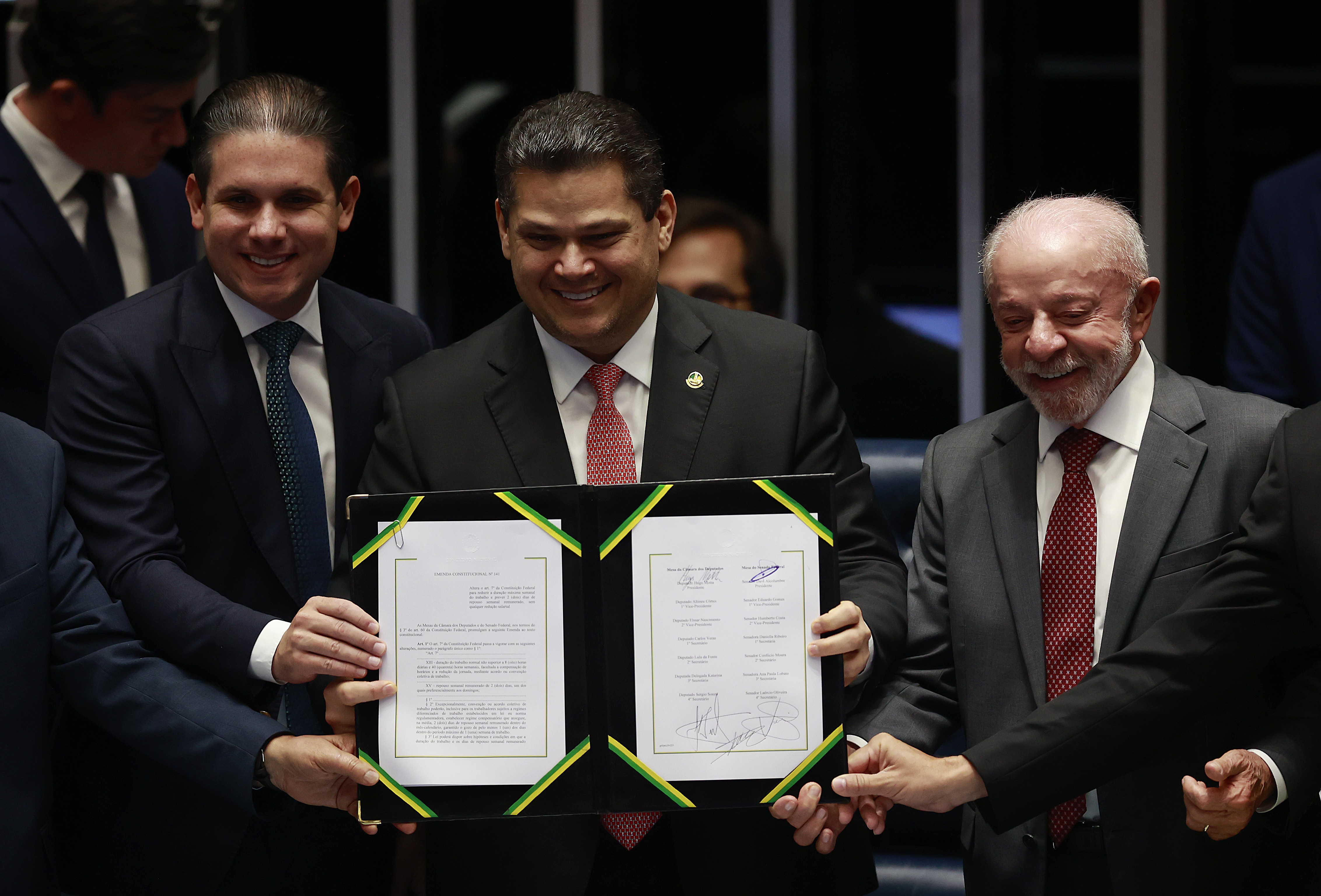 O fim da escala 6x1 para 30 profissões: como ficam as jornadas das atividades que mais empregam no país
