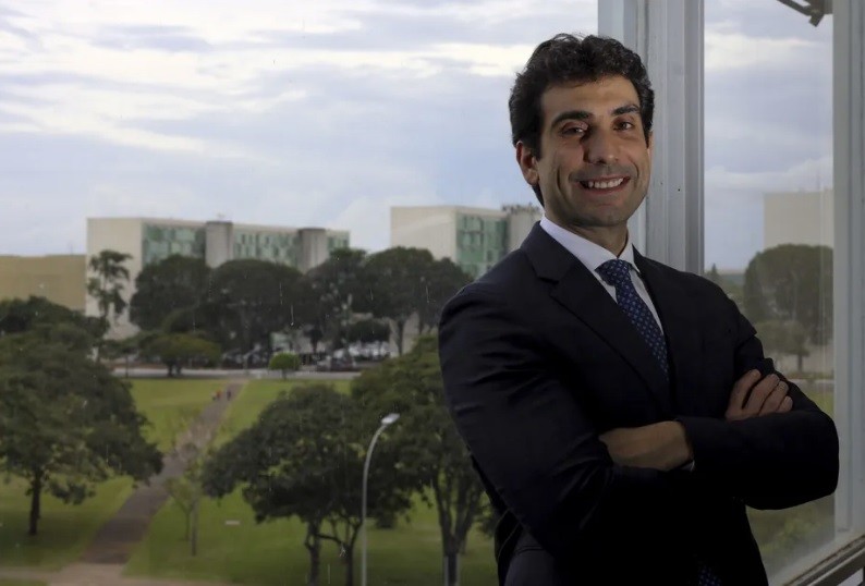 Banco Central está preocupado com oferta de crédito agressiva ou predatória e prepara medidas, diz Galípolo