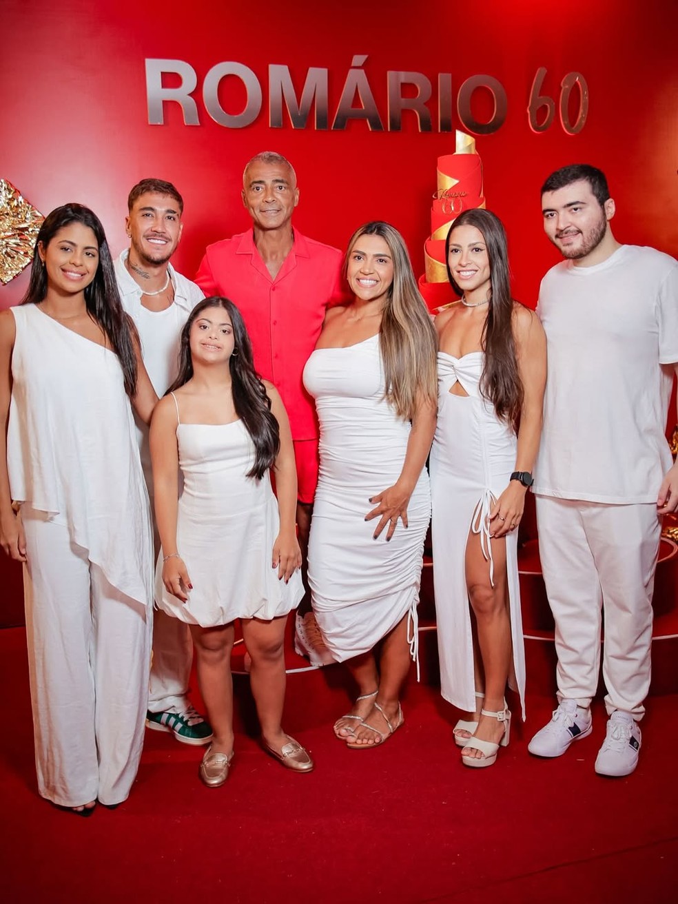 Romário reúne os seis filhos em sua festa de 60 anos — Foto: Fares Rames