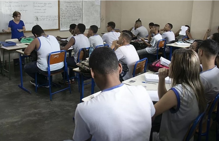 Apenas 55% dos professores das redes  estaduais são estáveis, aponta levantamento