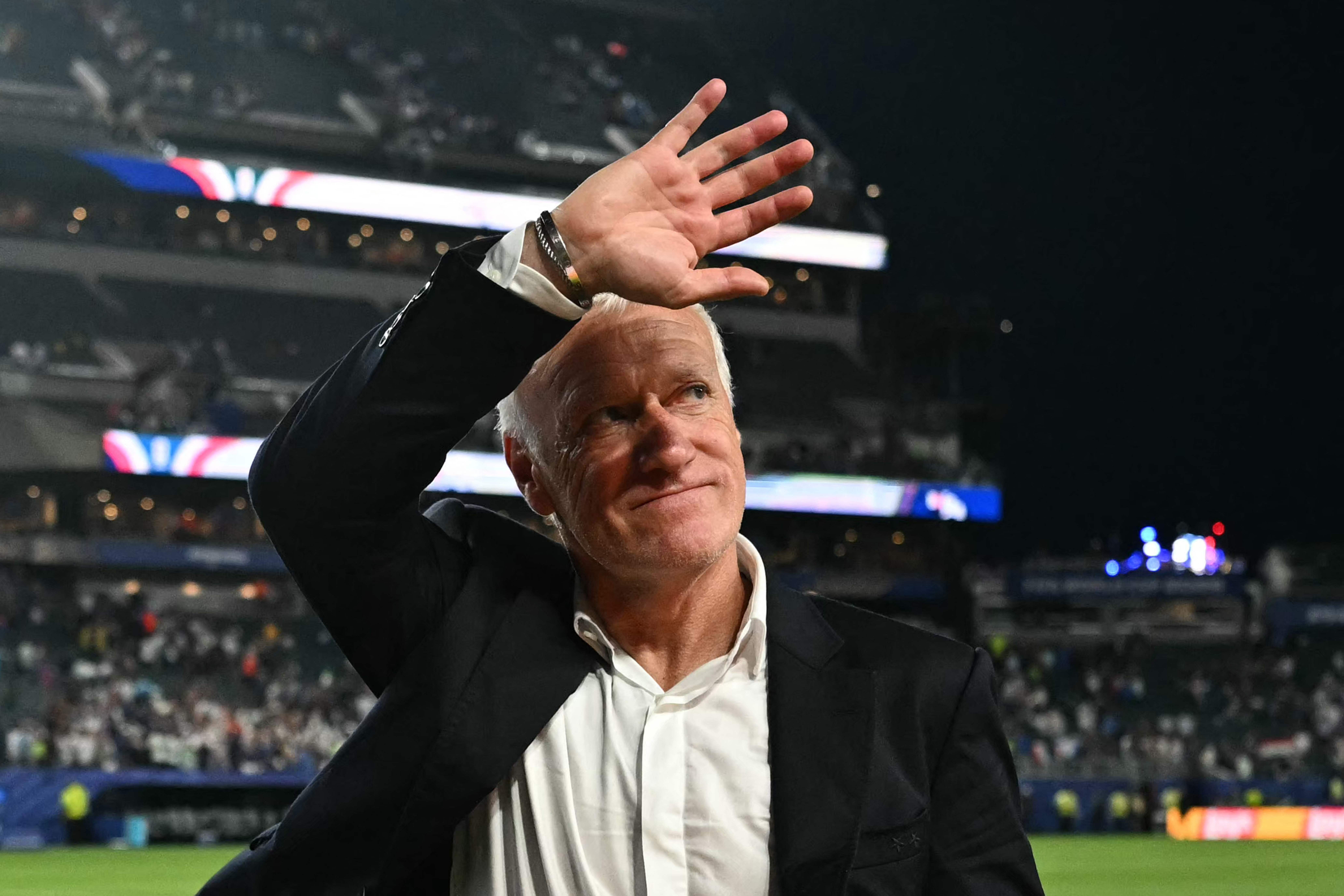 Deschamps alcança a 20ª vitória em 25 jogos da França em quatro edições do  Mundial e é o modelo a ser seguido