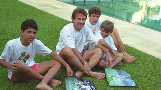 Zico com os filhos no Japão em 1992 — Foto: ELISA ARRUDA