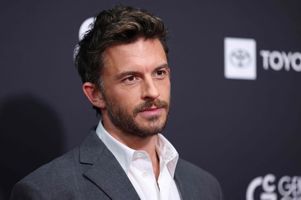 O ator Jonathan Bailey — Foto: CHARLY TRIBALLEAU / AFP