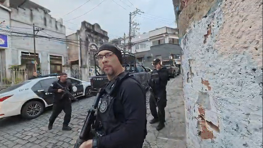 Polícia mira suspeito de assaltar e balear idosa no Leblon; operação foi no Morro da Coroa