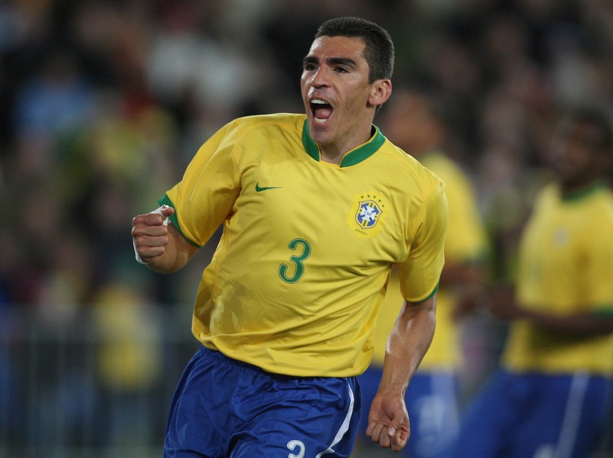 Ex-zagueiro Lúcio foi capitão da seleção brasileira