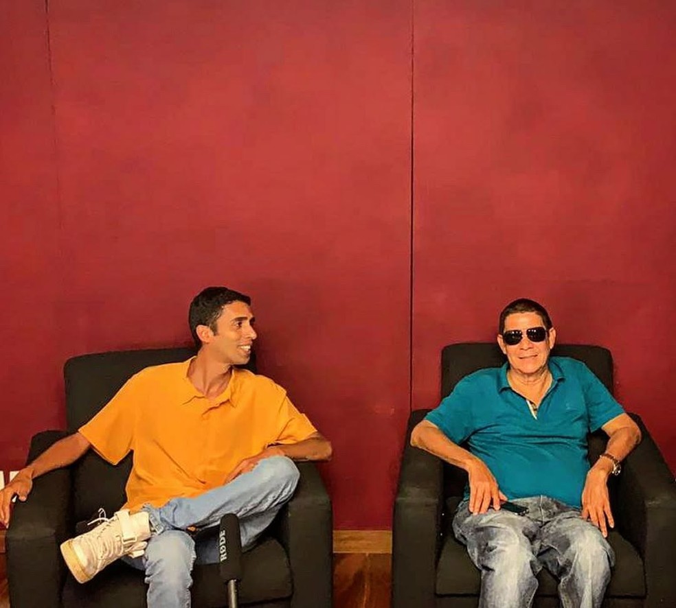 Sambista Mosquito com Zeca Pagodinho — Foto: Reprodução/Instagram