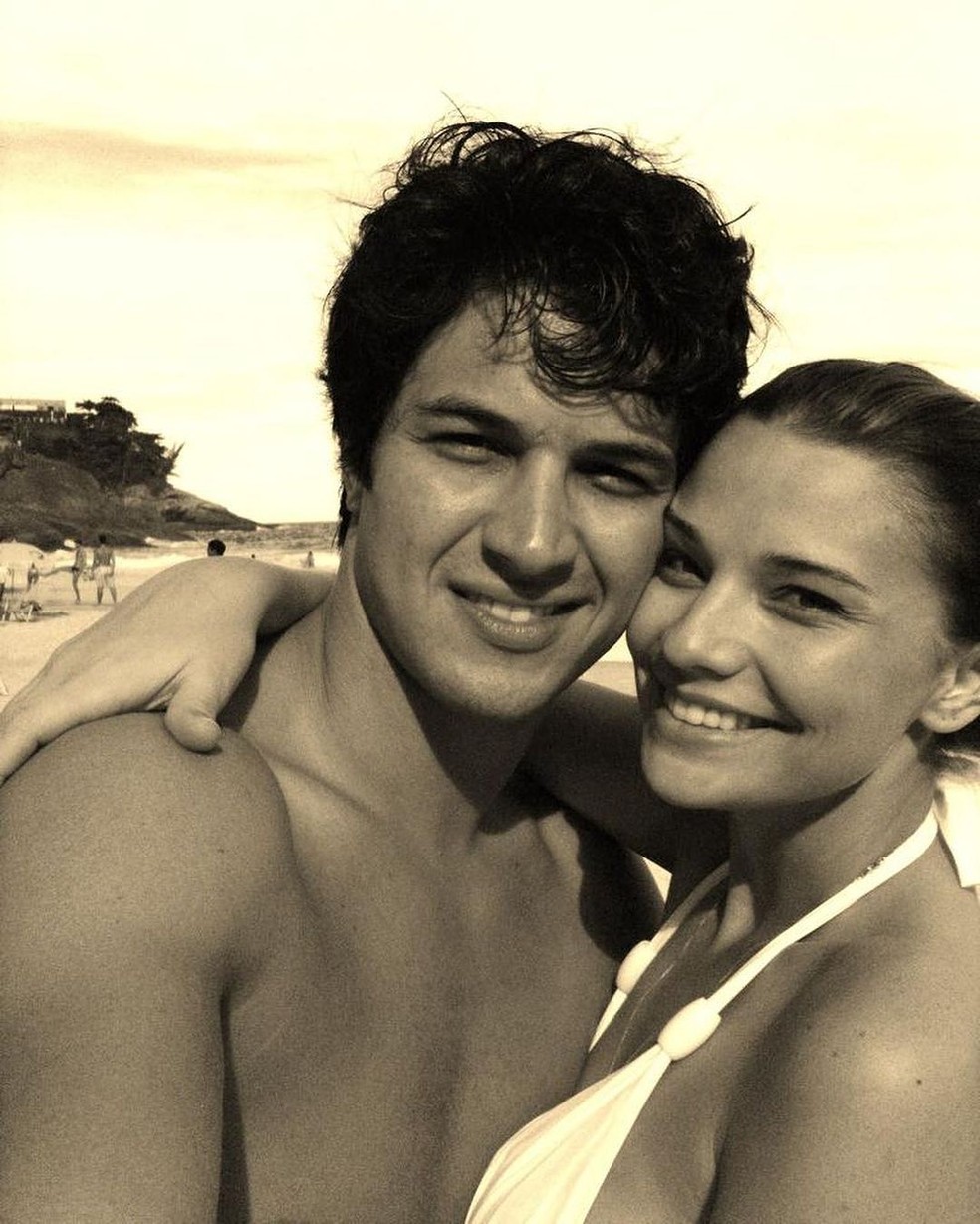 Romulo Estrela se declara e abre álbum de fotos no dia de aniversário de sua mulher: 'Amor genuíno' — Foto: Instagram/reprodução