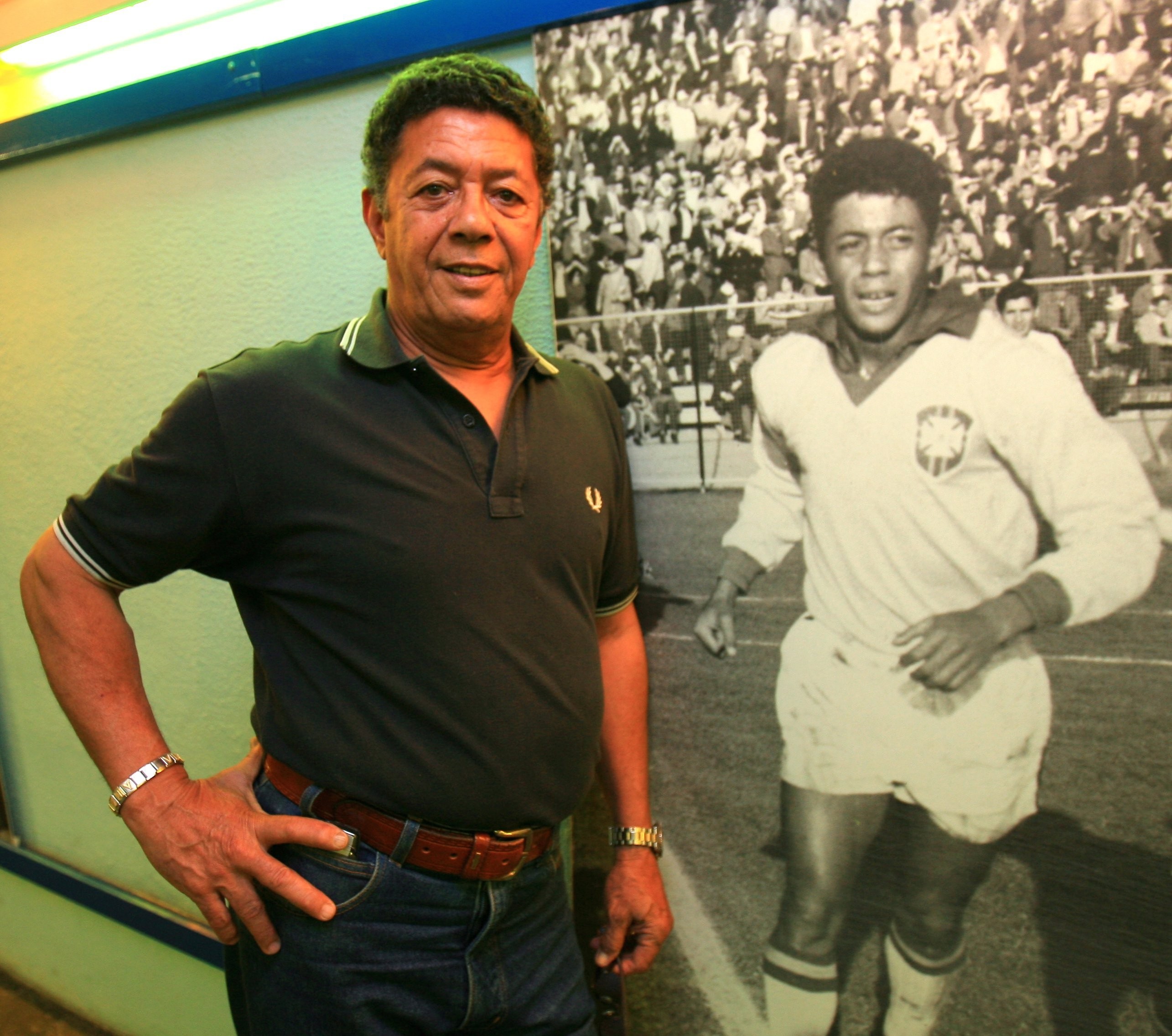 Amarildo, bicampeão da Copa do Mundo pelo Brasil, é esquecido pelo futebol enquanto passa anos internado