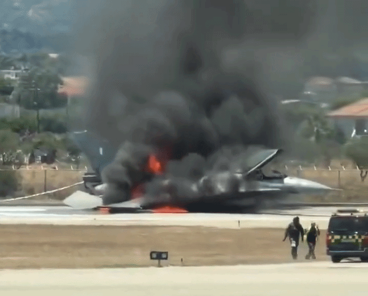 Vídeo mostra caça da Otan, que pegou fogo no ar, explodindo após pouso forçado em aeroporto na Grécia