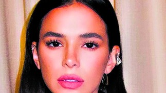 Bruna Marquezine aderiu à técnica brow lamination — Foto: Reprodução/Instagram