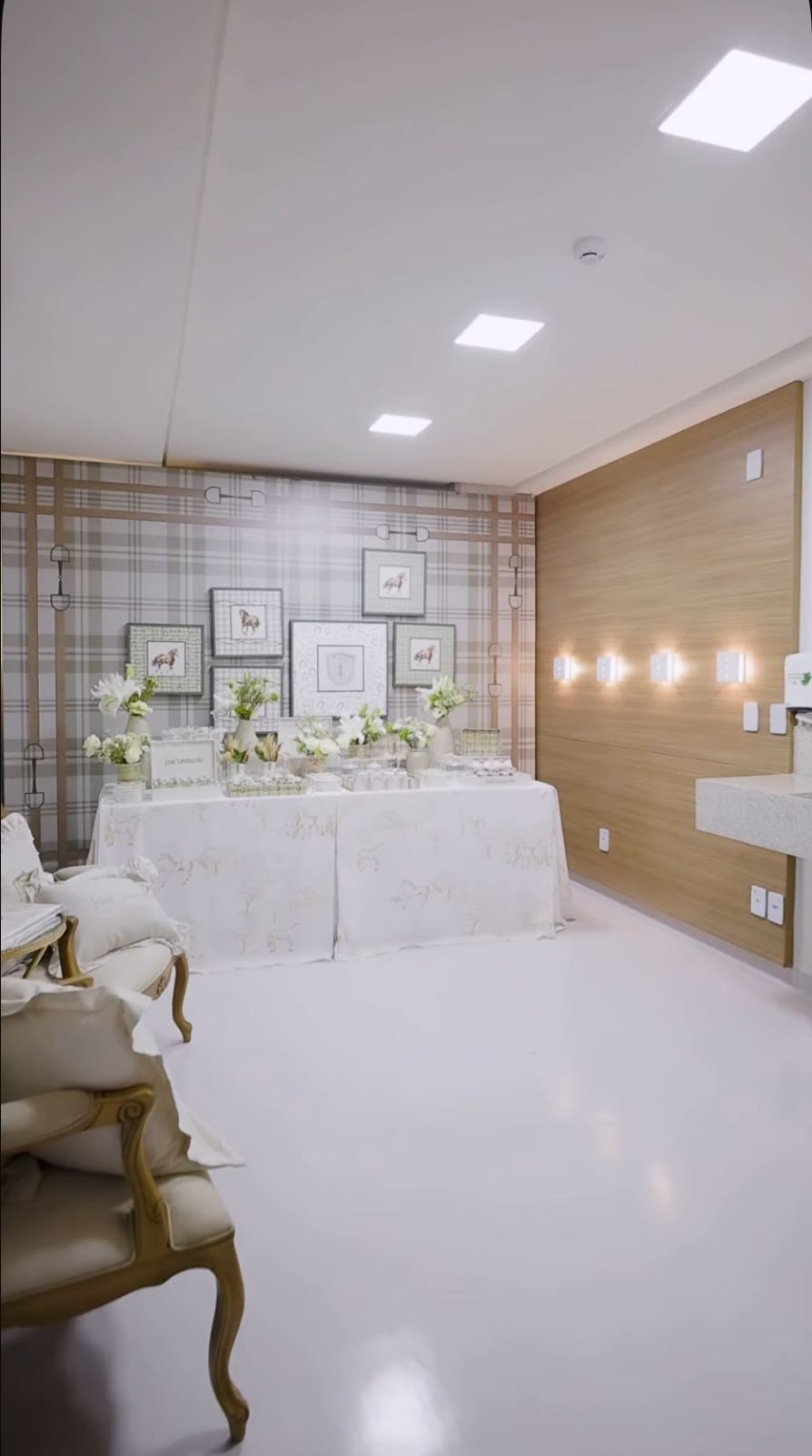 Porcelanas e maternidade personalizada: A luxuosa decoração para ...