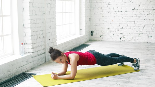 Por quantos segundos deve durar a prancha abdominal para fortalecer abdômen, glúteos e ombros? Por quantos segundos deve durar a prancha abdominal para fortalecer abdômen, glúteos e ombros?