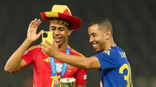 Pai de Lamine Yamal é esfaqueado na Espanha, diz imprensa espanhola