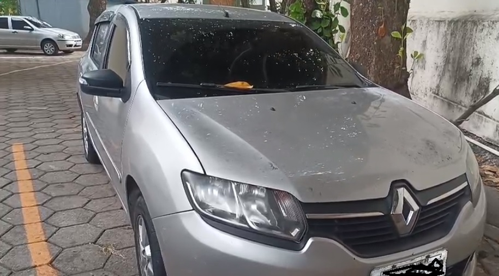 Carro usado por policial da Core morto no Rio de Janeiro — Foto: Fabiano Rocha