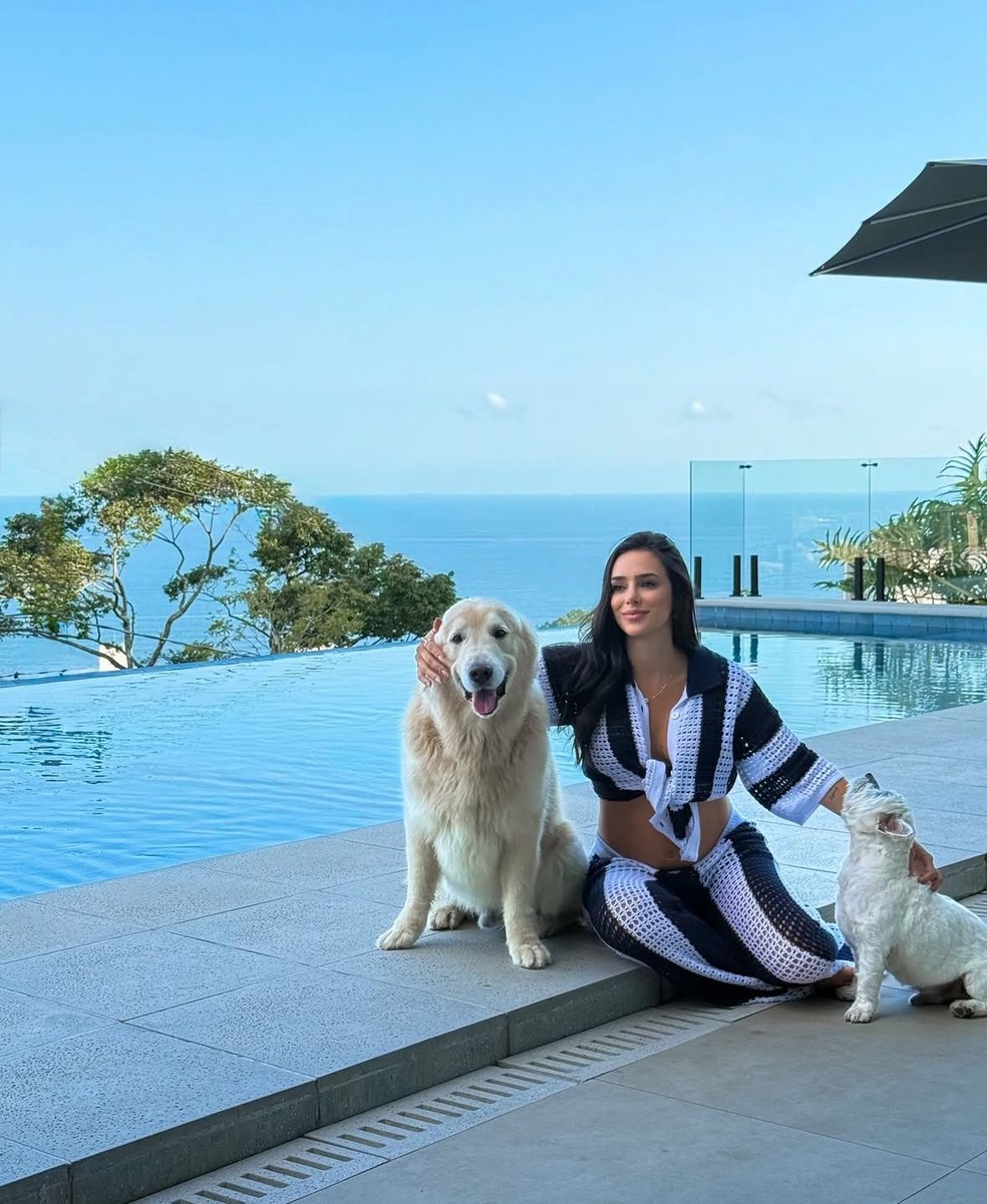 Neymar e Bruna Biancardi passam fim de semana juntos na nova mans&atilde;o do jogador &mdash; Foto: Instagram