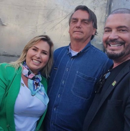 Conrado e Andréa Sorvetão com Jair Bolsonaro — Foto: Reprodução/Instagram