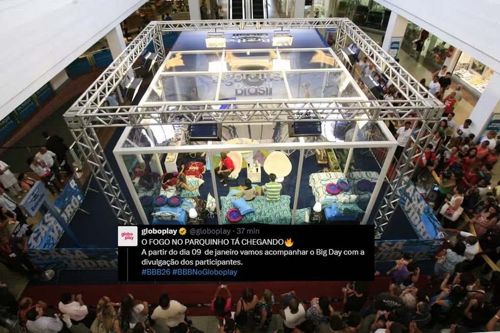 A data de divulgação dos participantes do "BBB 26"; ao fundo, a primeira casa de vidro do reality — Foto: Reprodução/X