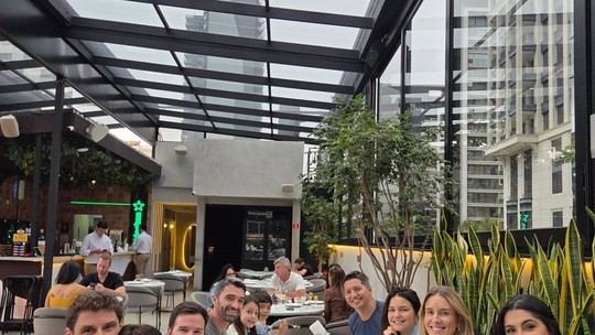 Bruninho, astro do vôlei, celebra pré-réveillon em Maceió com nova paixão e declaração