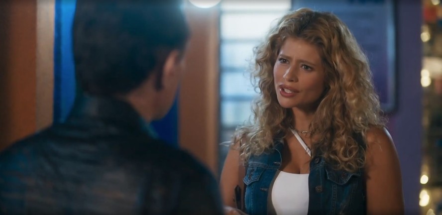 Nos resumos de 'Volta por cima', Roxelle vive um inferno ao ser ...